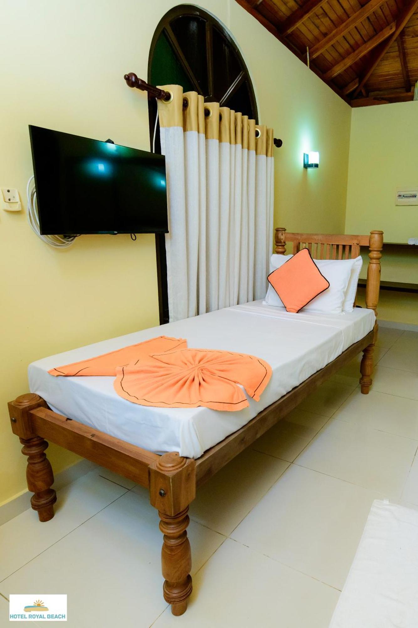 Royal Beach Hotel & Restaurant Hikkaduwa Exterior photo