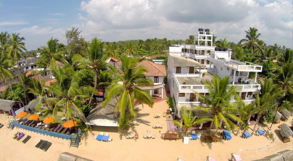 Royal Beach Hotel & Restaurant Hikkaduwa Exterior photo