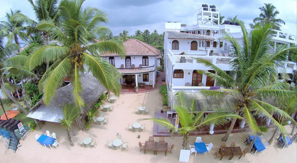 Royal Beach Hotel & Restaurant Hikkaduwa Exterior photo